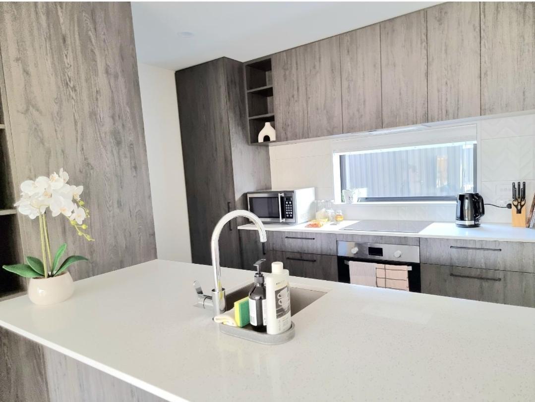 Addington Townhouse With Carpark 8Mins Walk To Hagley Park South Vila Christchurch Exterior foto